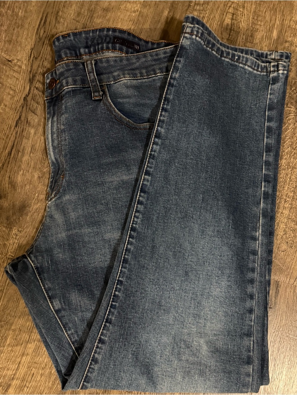 Izod Men's Straight Leg Denim Jeans in Faded Blue - 38-30 - Picture 4 of 5